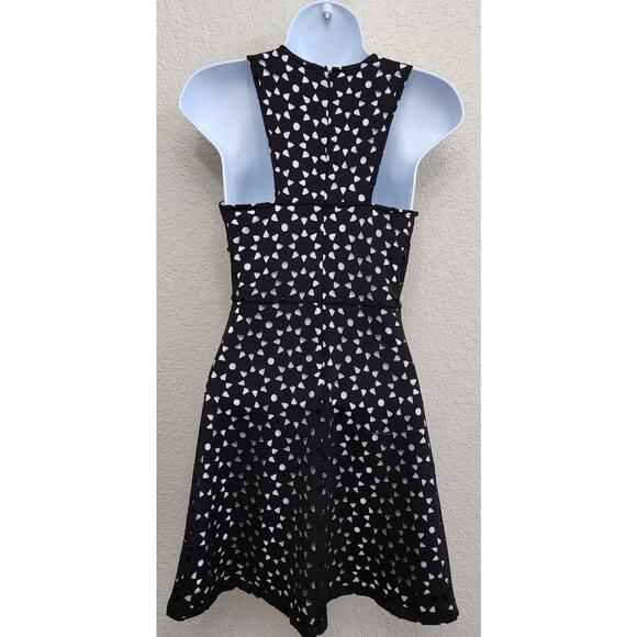 Ruby & Bloom Black White Floral Cutout Overlay Fit N Flare Mini Dress 14 Flowy - Picture 4 of 6
